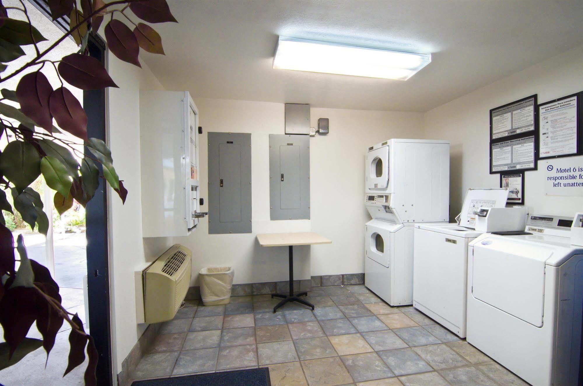 Motel 6-Palm Springs, Ca - East - Palm Canyon المظهر الخارجي الصورة